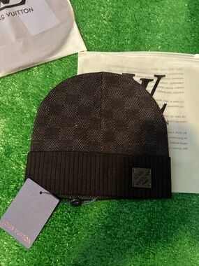 & Other Stories Black Textured Knit Beanie with Ribbed Cuff